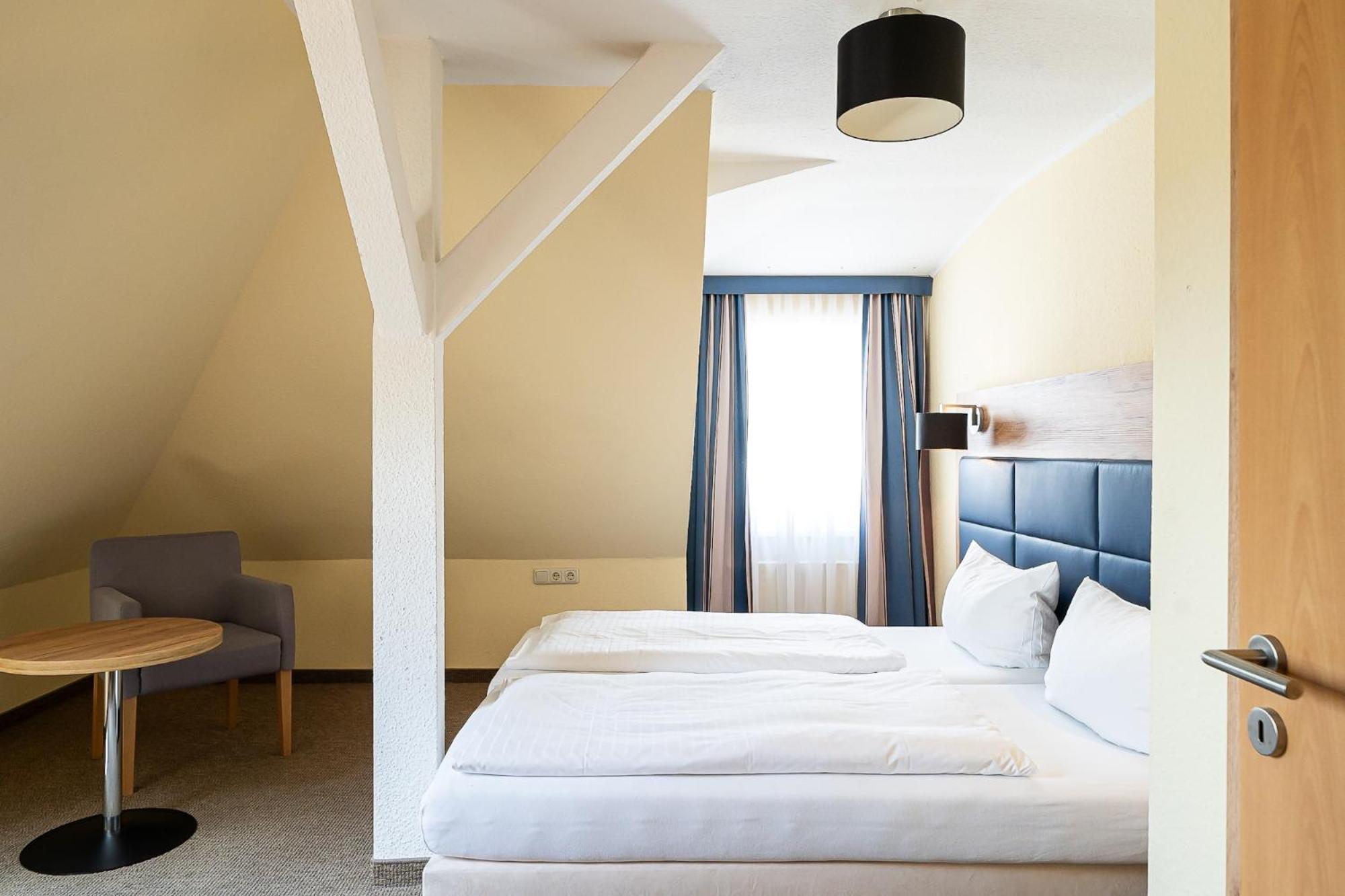 Sleepbeeone Wilhelmshaven Hotel Exterior photo