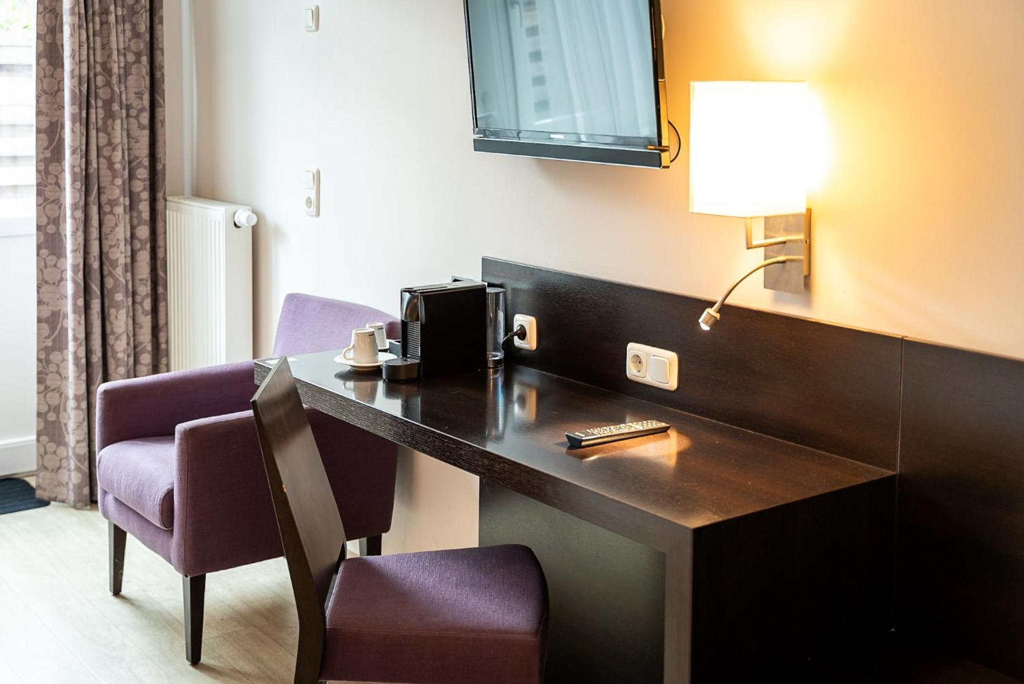 Sleepbeeone Wilhelmshaven Hotel Exterior photo