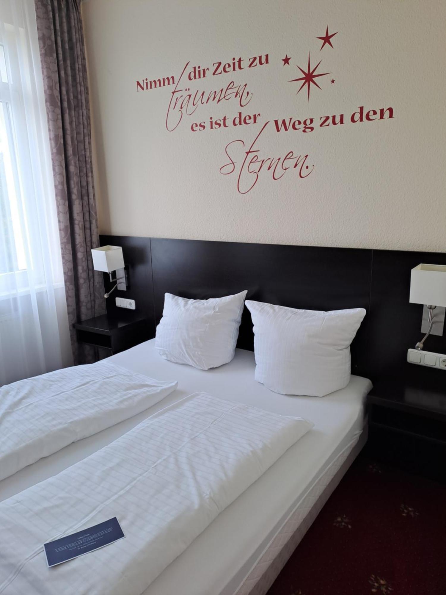 Sleepbeeone Wilhelmshaven Hotel Exterior photo